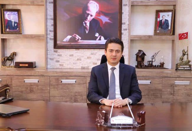 İLÇEMİZ KAYMAKAMI SAYIN MUSTAFA DİLEKLİ’NİN REGAİP KANDİL MESAJI 